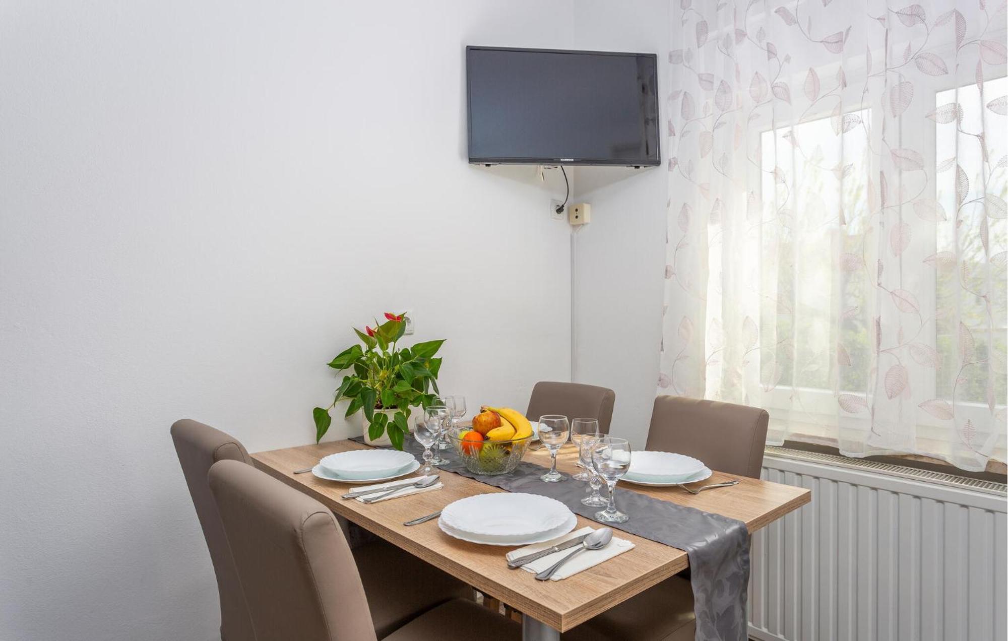 Stunning Apartment In Krk With Kitchen Krk Town Extérieur photo