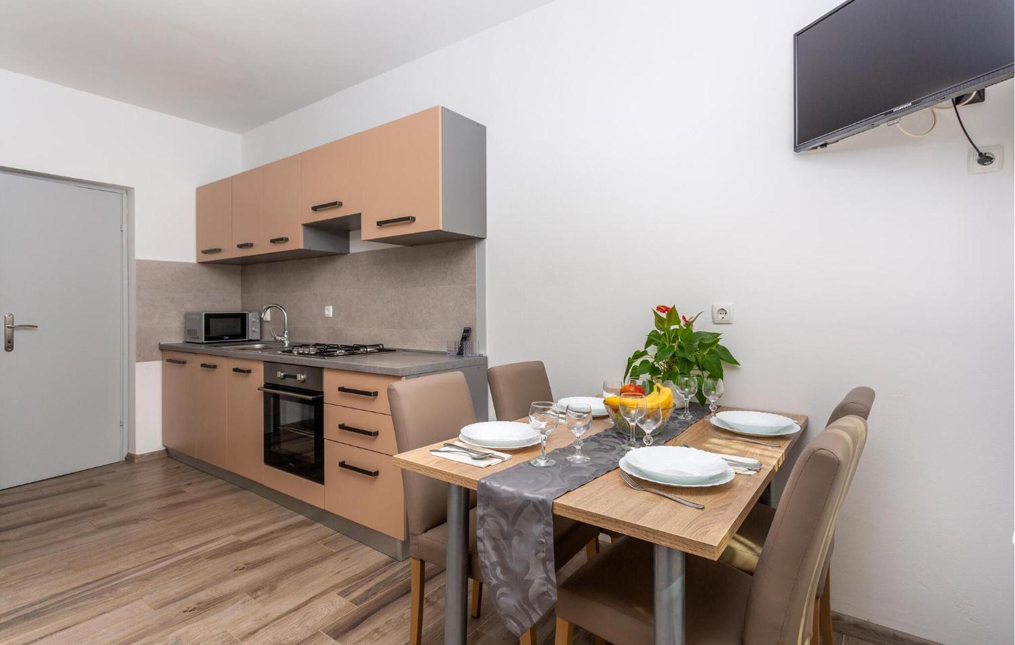 Stunning Apartment In Krk With Kitchen Krk Town Extérieur photo