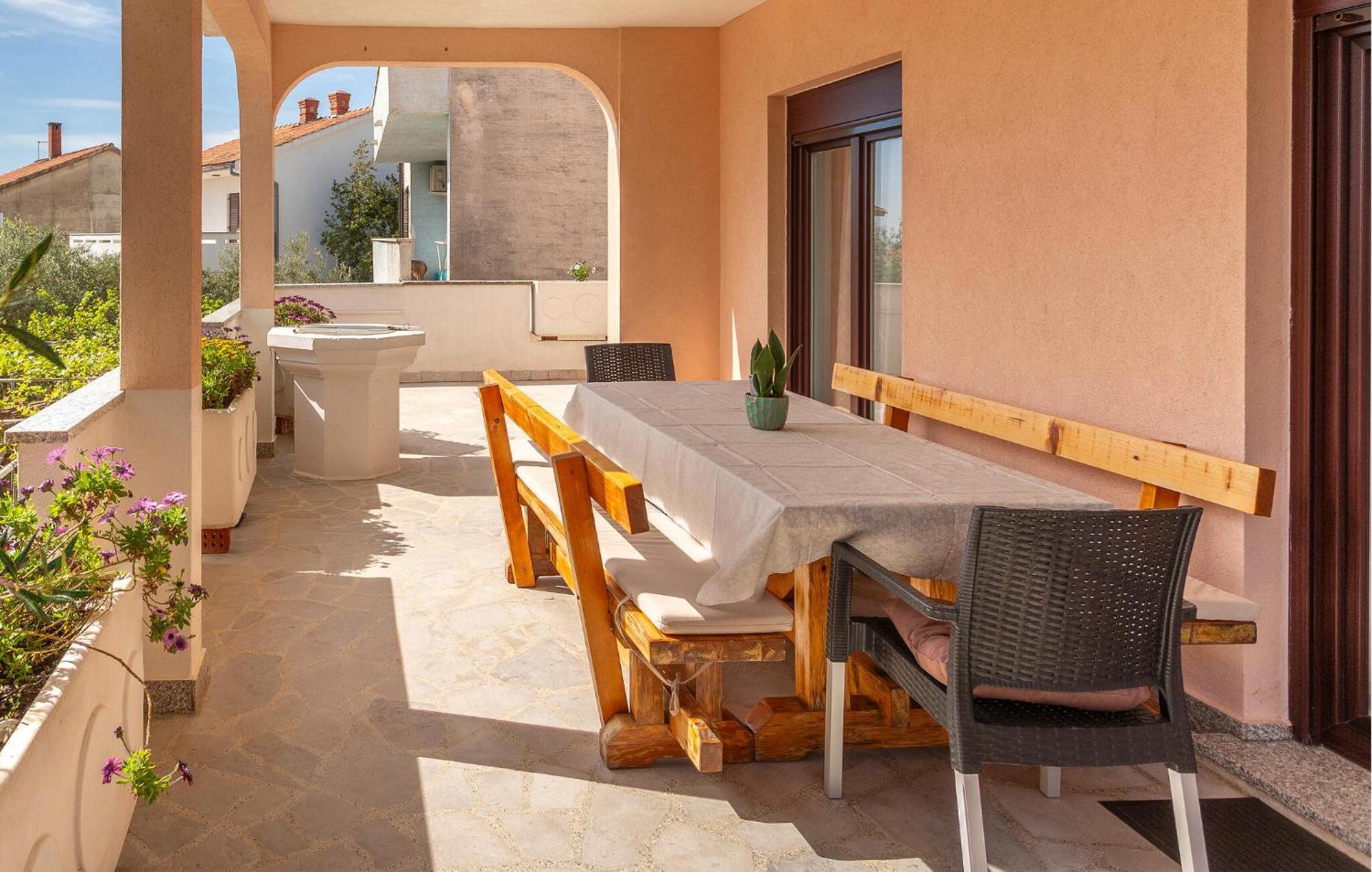 Stunning Apartment In Krk With Kitchen Krk Town Extérieur photo